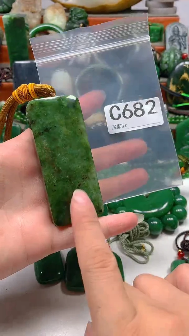 和田玉未镶嵌颈饰1