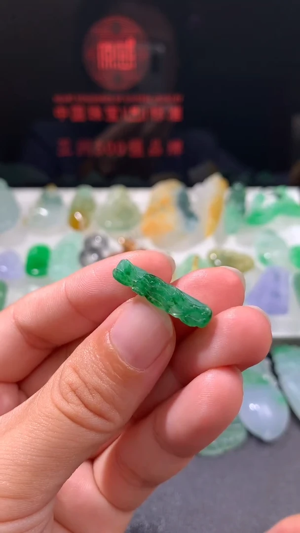 未镶嵌定制翡翠