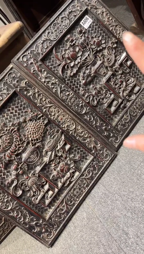 檀香紫檀（小叶紫檀）。**集雕刻席底博古雕刻板一对