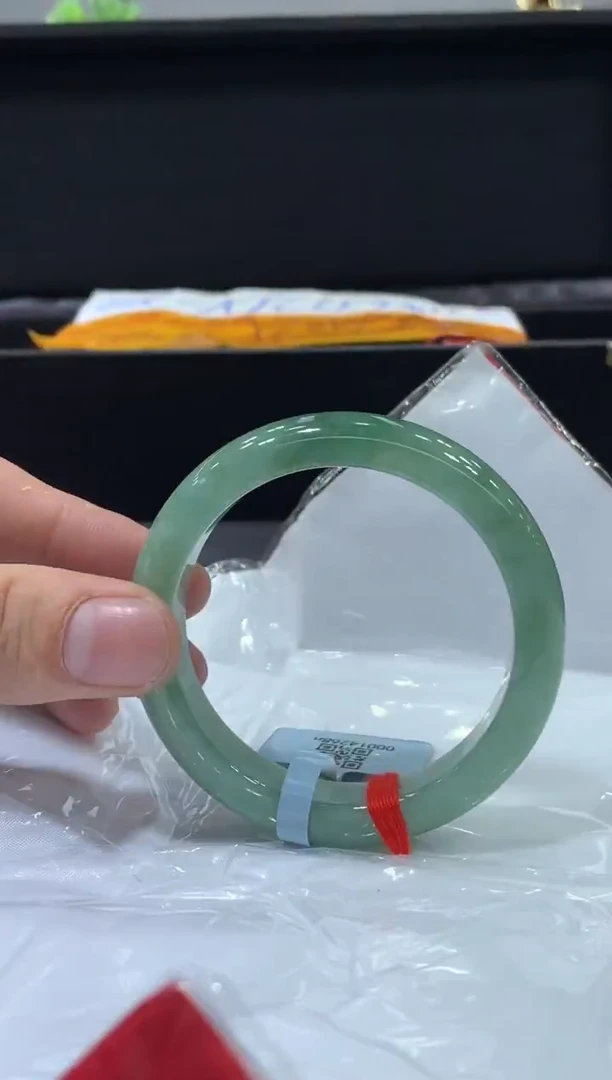 未镶嵌手镯翡翠翡翠手镯