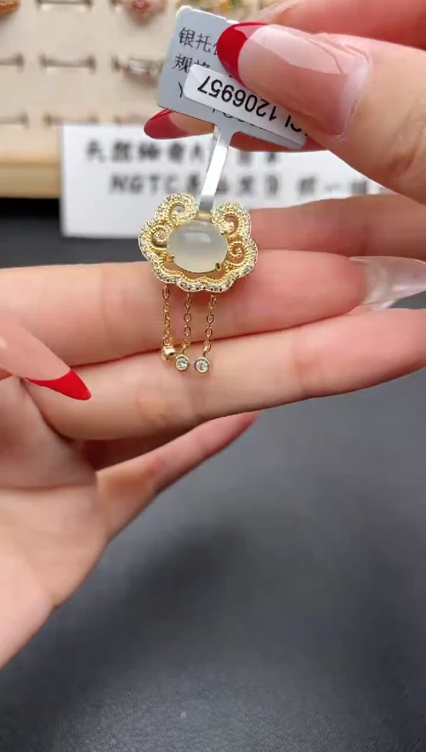 【闪购商品】翡翠吊坠(赠链)银S925镶嵌一物一证一礼盒