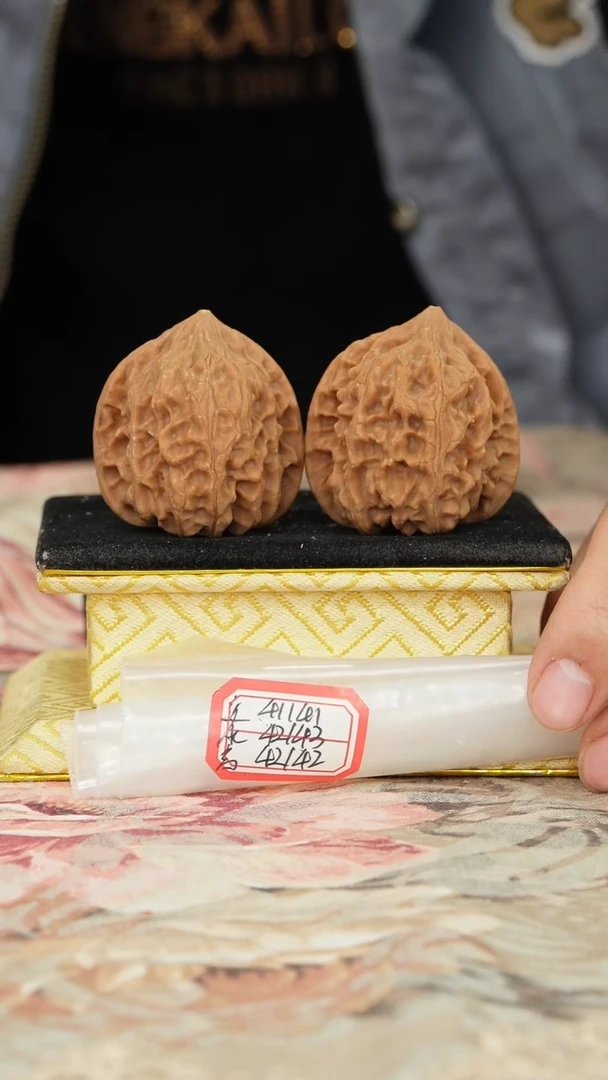 【闪购商品】文玩核桃把件鸡心有修