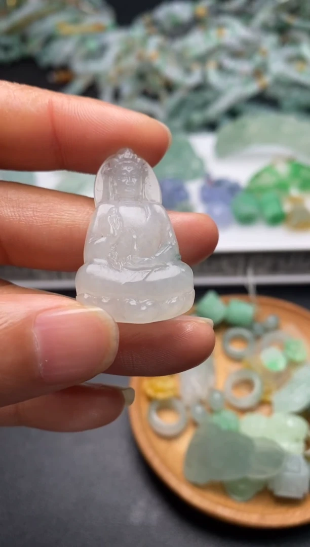定制翡翠未镶嵌翡翠毛货多样性发其一