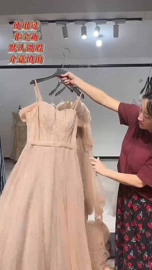 编号713 主图款伴娘服香槟色四件 无绑带 不包邮