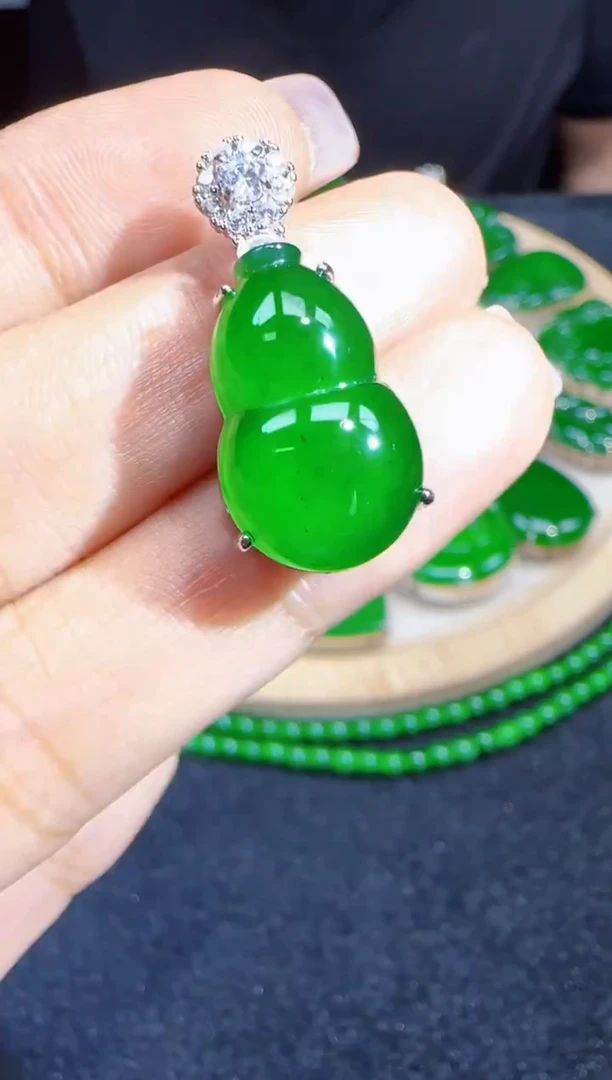 未镶嵌定制翡翠翡翠吊坠137