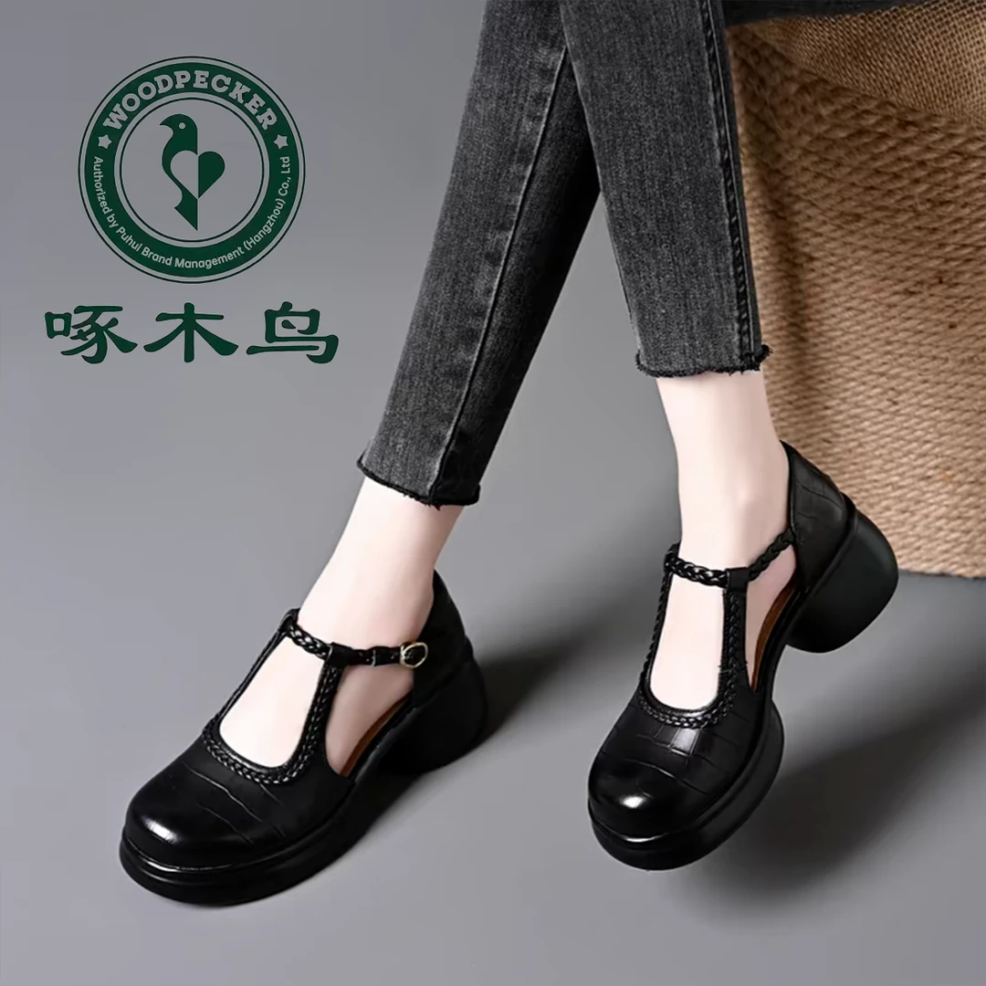 啄木鸟2025真皮包头凉鞋女夏石头纹圆头粗跟舒适百搭高跟鞋康6