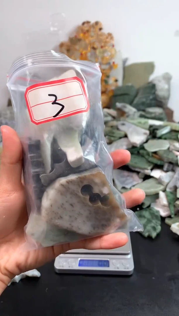 未镶嵌和田玉摆件3