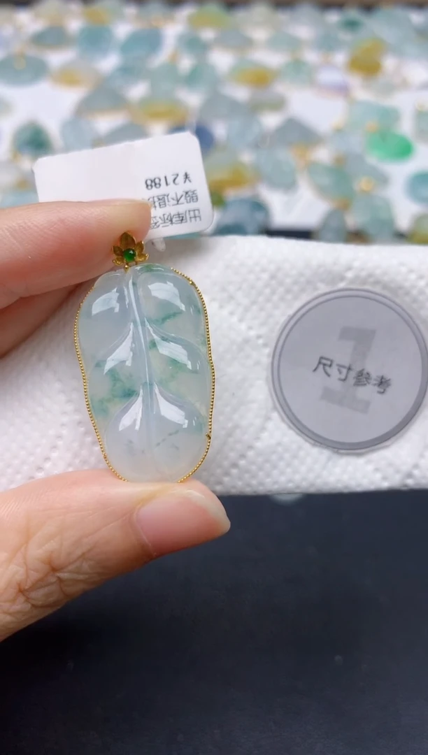 翡翠18K金镶嵌颈饰天然缅甸A货翡翠