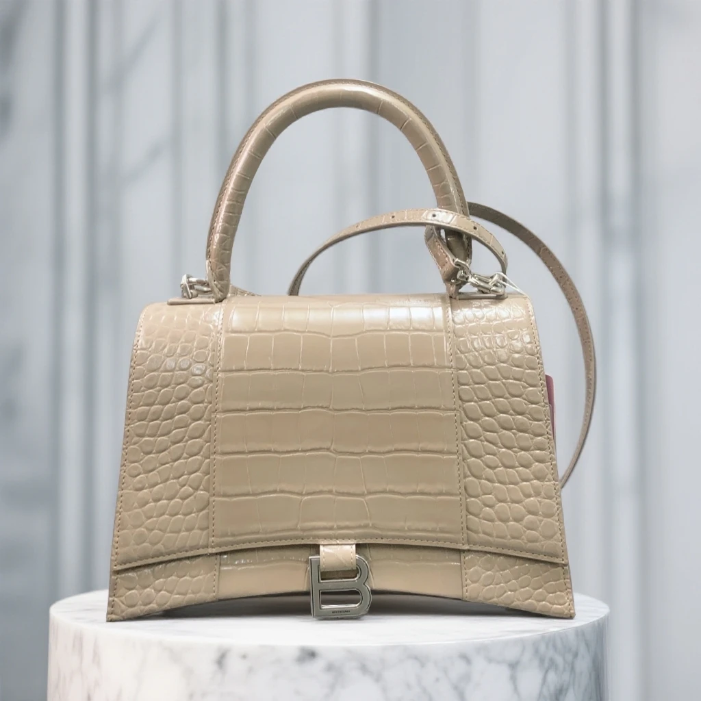 95新 Balenciaga/巴黎世家   奶茶色鳄压沙漏  1828 3923