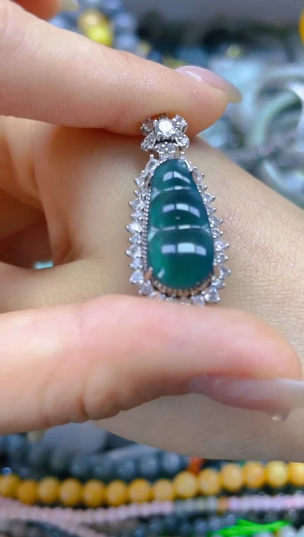 翡翠未镶嵌颈饰/T/翡翠A货,一件也是批发价