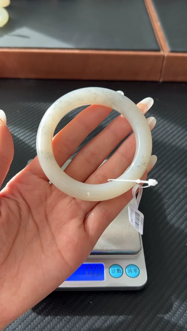 未镶嵌手镯和田玉新疆和田玉黑山微色差57+