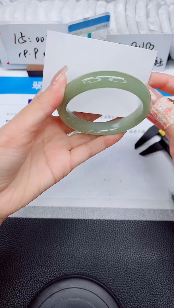 石英质玉手镯未镶嵌189-60.9