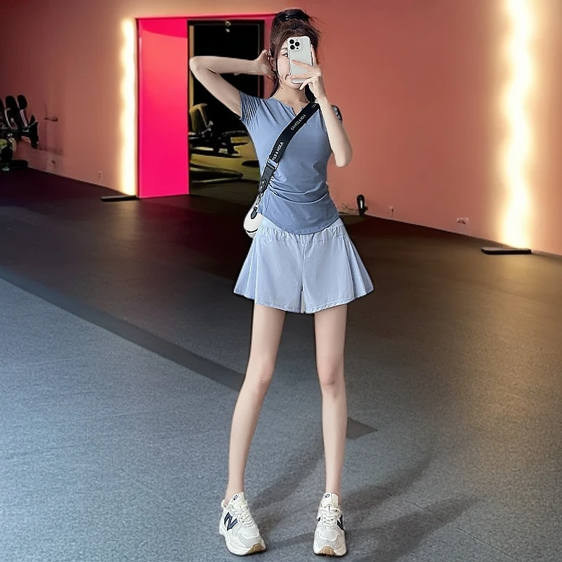 短裤跑步薄款瑜伽夏季晨跑服时尚新款健身房洋气女运动套装速干衣