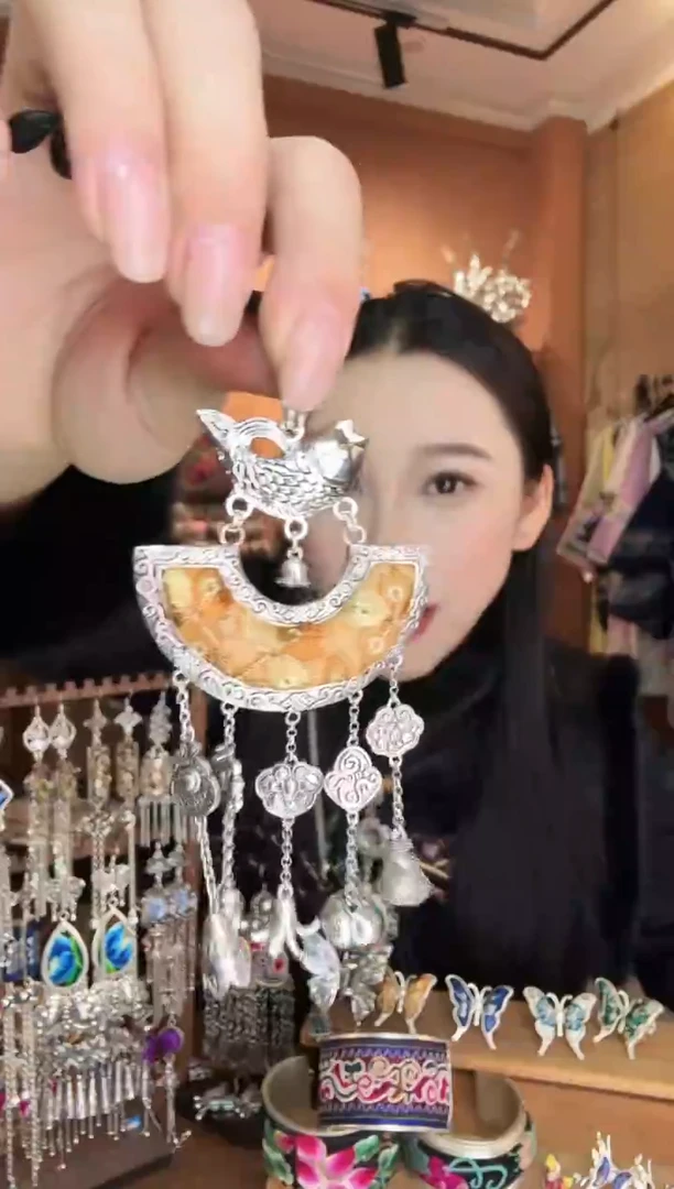 刺绣纯手工民族风吊坠