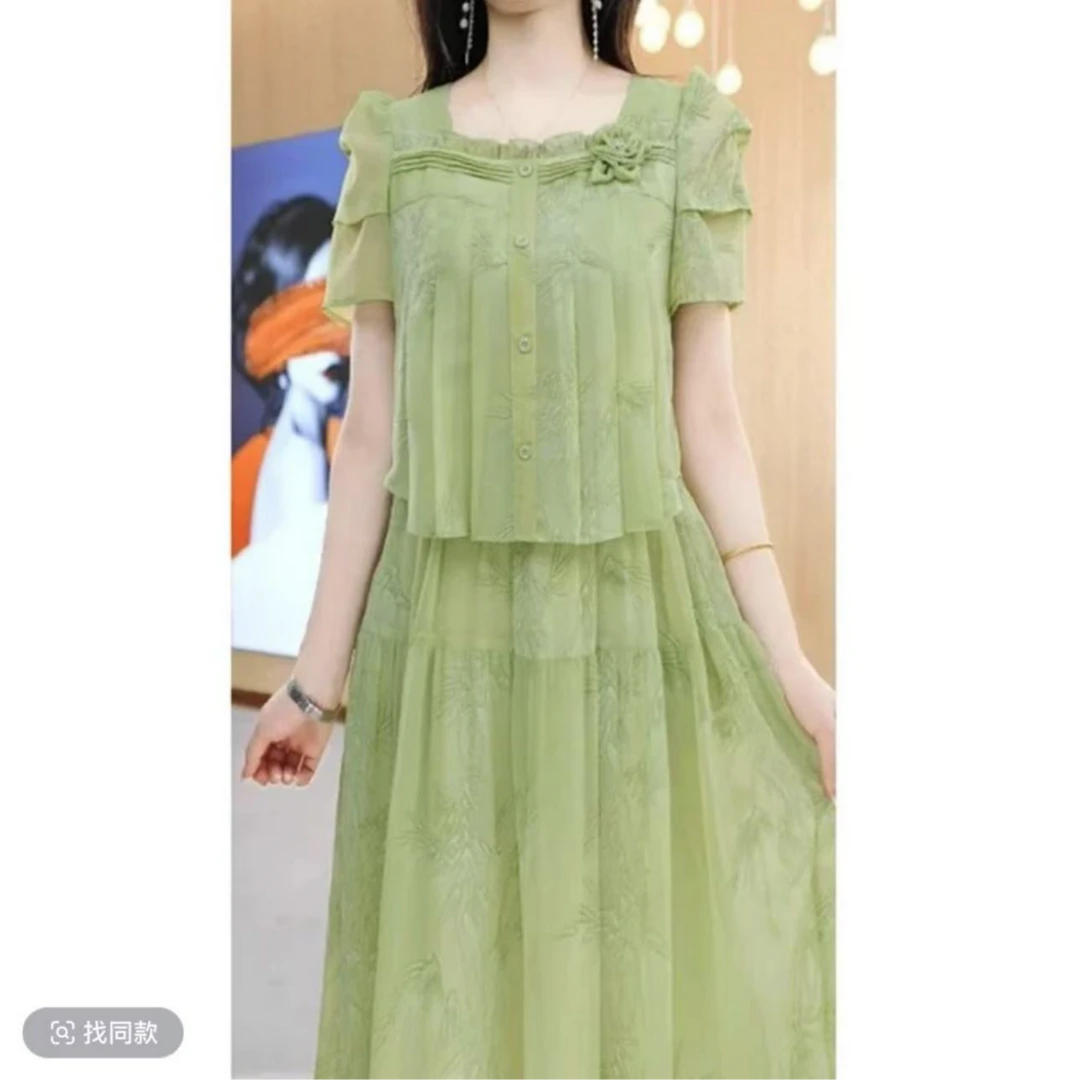 方领减龄修身显瘦气质连衣裙