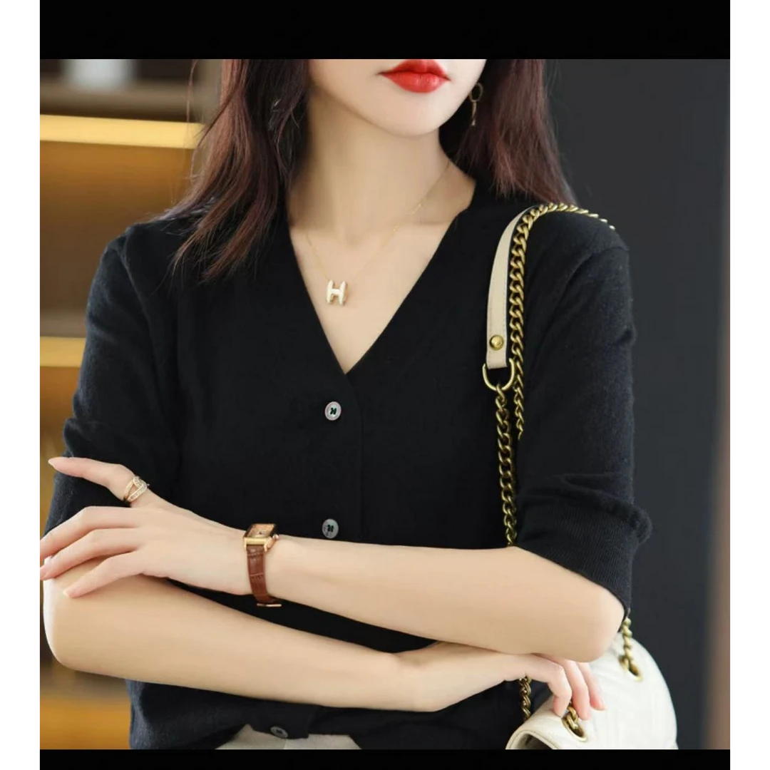 时尚百搭V领女式针织衫25DAK0051