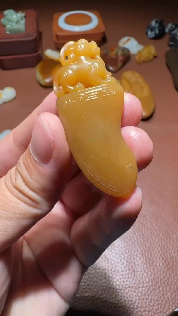 未镶嵌和田玉挂件建***馆和田玉