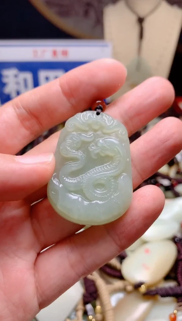 和田玉未镶嵌颈饰1