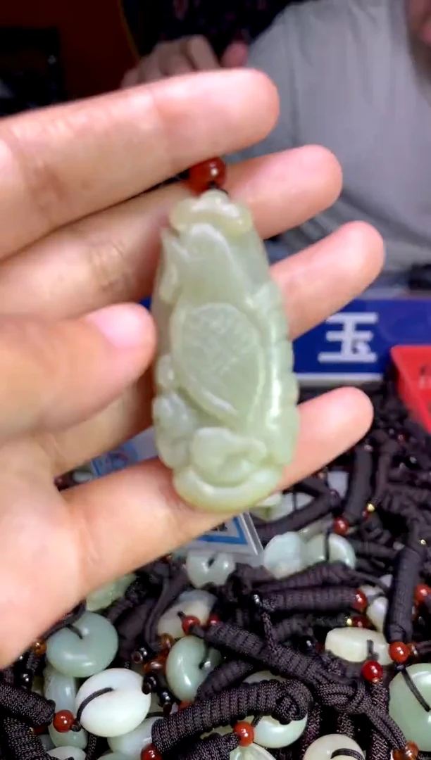 未镶嵌和田玉挂件1