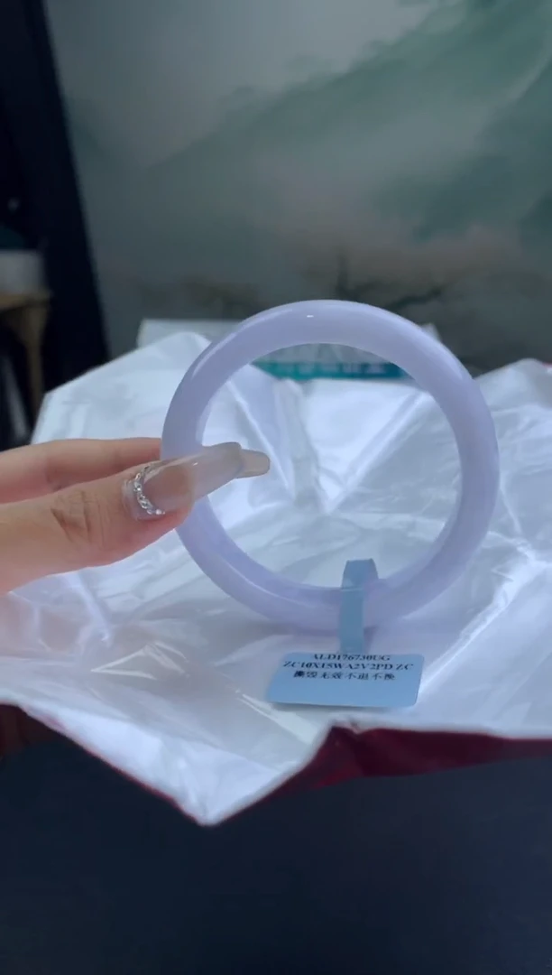 翡翠手镯未镶嵌6翡翠手镯（微瑕）