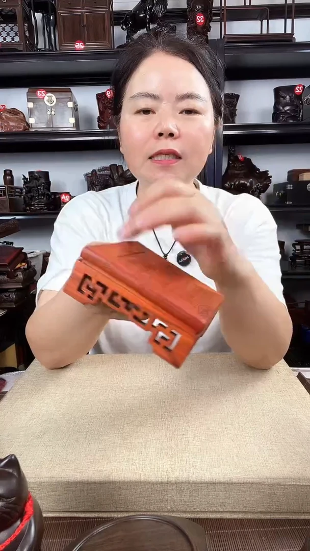 木HHL  正方老李红木工艺品