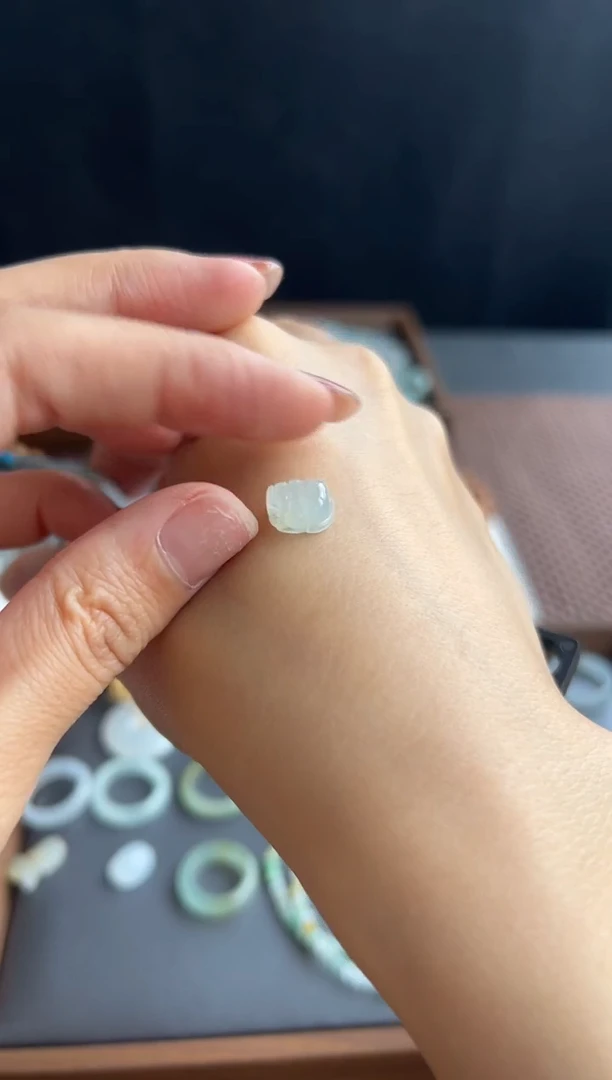 翡翠未镶嵌吊坠(不含链)321买断