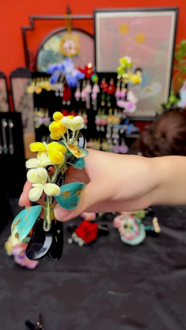 刺绣自****妖非遗手工绒花饰品