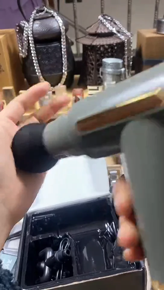 瓷片闪购商品  如图所示