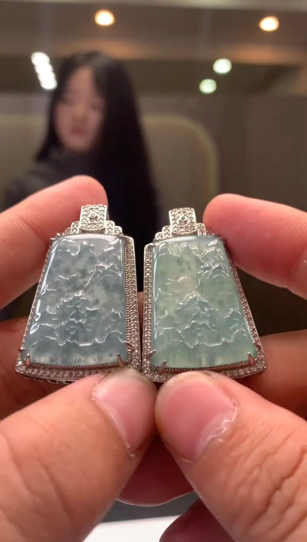 颈饰未镶嵌翡翠          *18