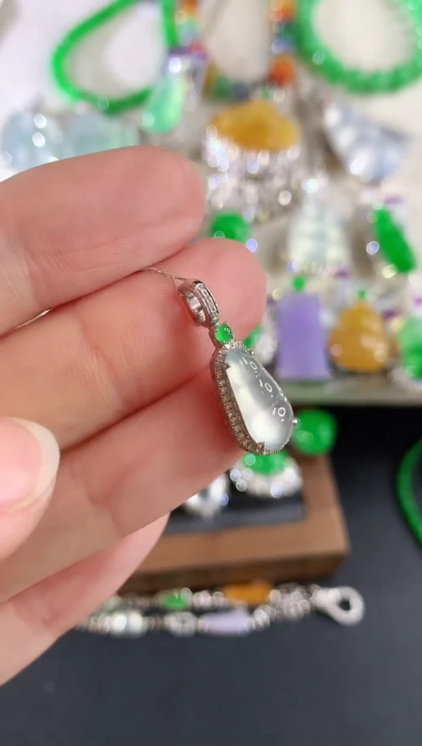 吊坠(不含链)18K金镶嵌翡翠212|