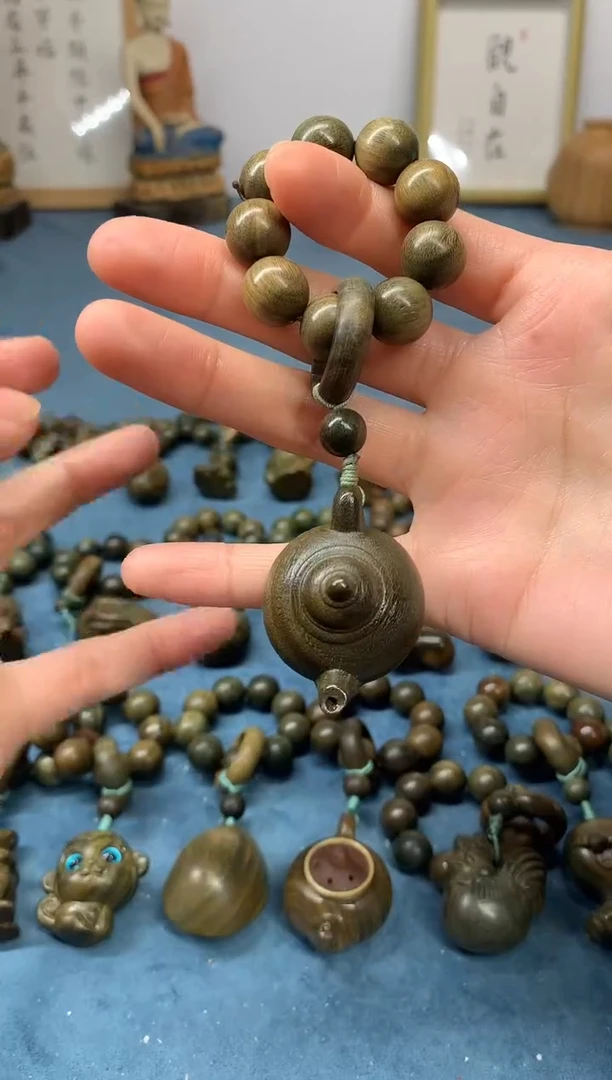 【闪购商品】维腊木（绿檀）把件实心把把壶