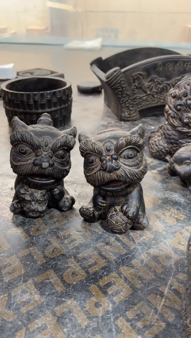 陶土瑞气盈门醒狮一对