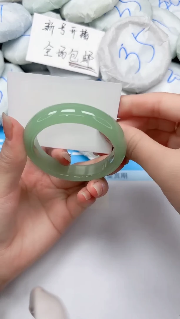 未镶嵌手镯石英质玉72/5354