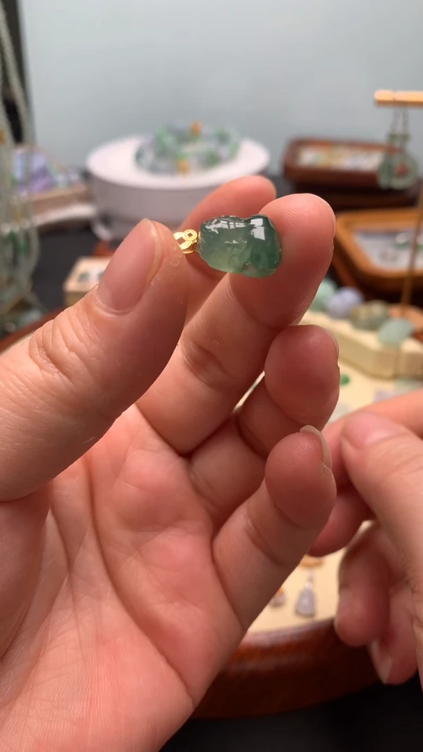 【闪购商品】翡翠颈饰18K金镶嵌翡翠镶嵌貔貅