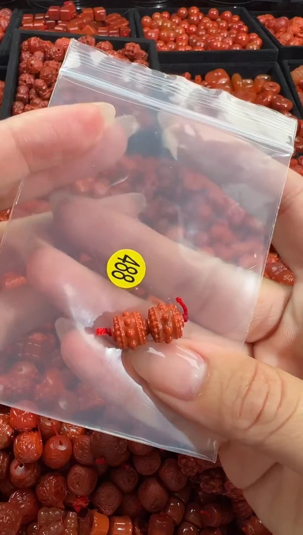 南红玛瑙未镶嵌颈饰1