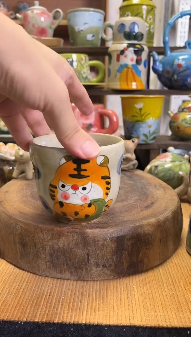 杯子v手绘高温釉下陶瓷3