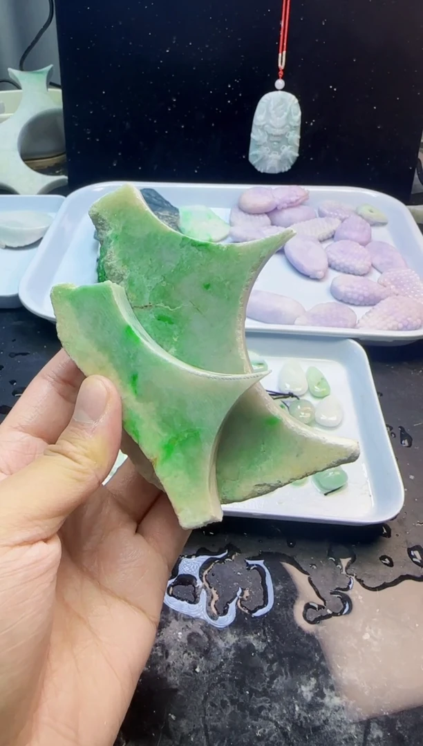 颈饰未镶嵌翡翠文***儿052天然A货翡翠