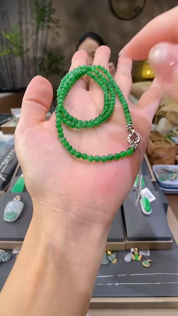 吊坠(不含链)未镶嵌翡翠珠串一条