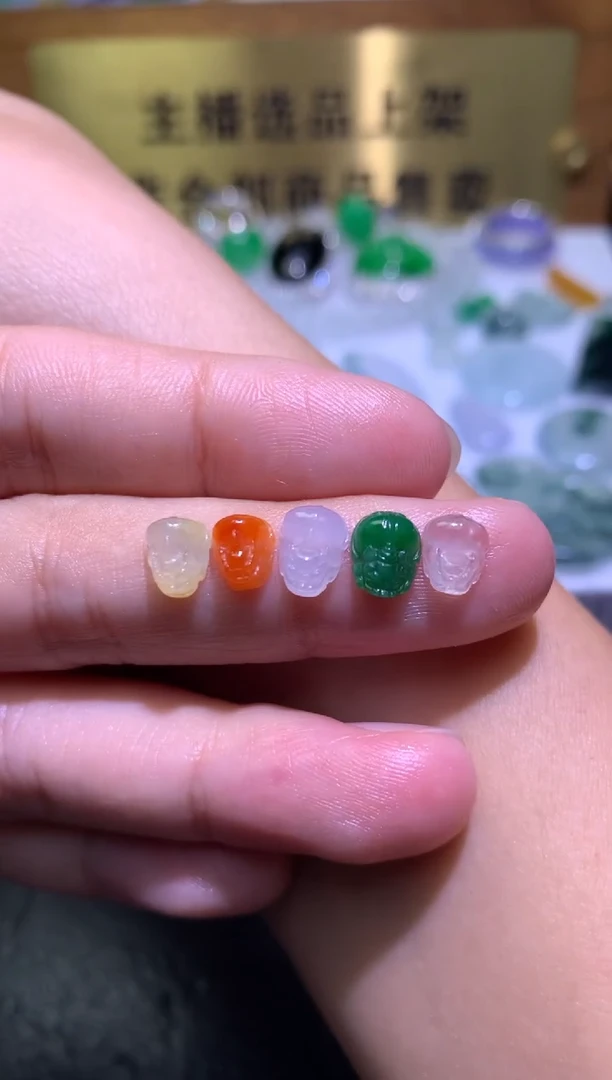 未镶嵌定制翡翠毛货