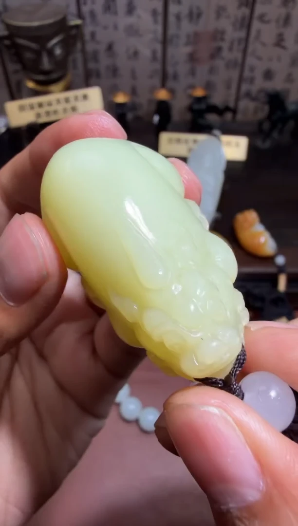 未镶嵌和田玉挂件和田玉