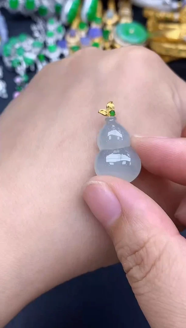 颈饰18K金镶嵌翡翠160-春日珠宝