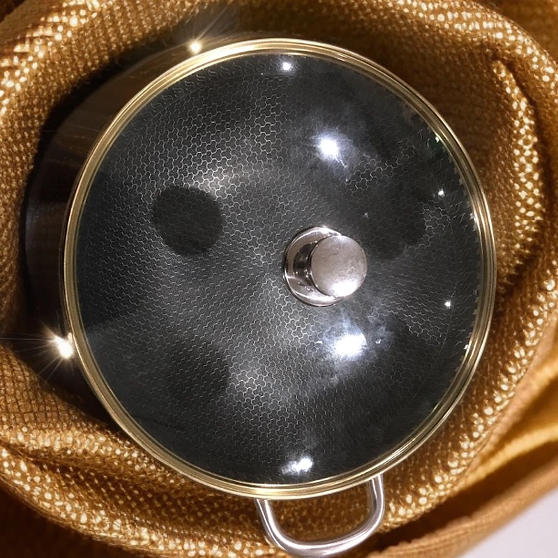 德纳斯18—10蜂窝锅双耳，带盖子。口径34cm，高度9cm