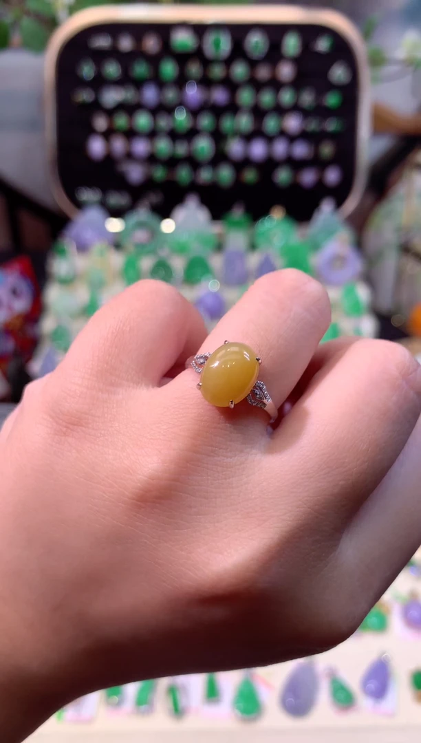 【闪购商品】翡翠戒指18K金镶嵌缅甸天然A货翡翠