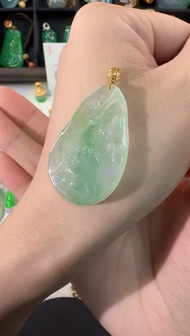 颈饰18K金镶嵌翡翠缅甸A货翡翠