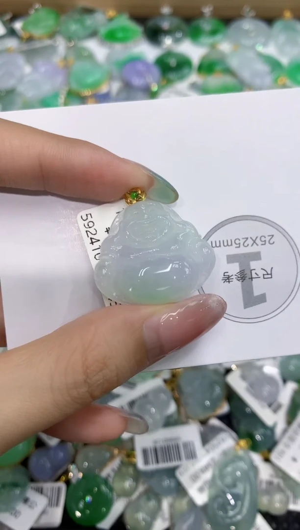翡翠18K金镶嵌颈饰111111111111