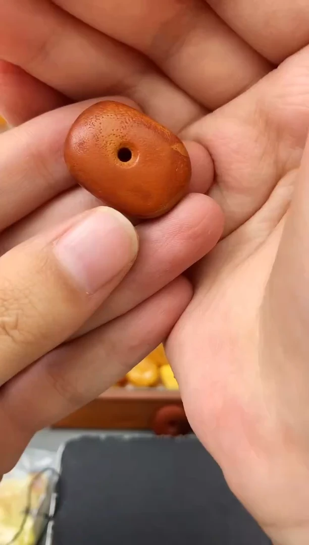 未镶嵌琥珀珠宝奇石149