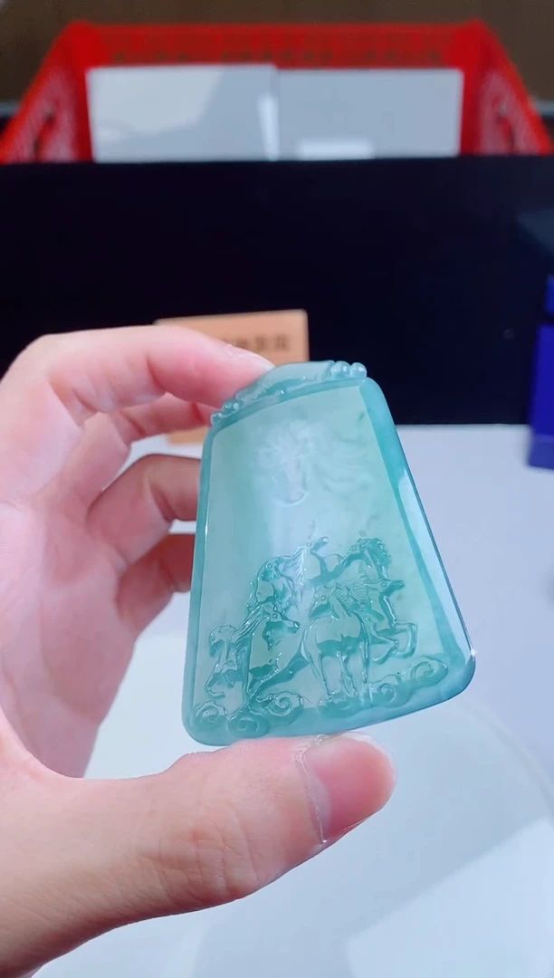 颈饰未镶嵌翡翠   ·
