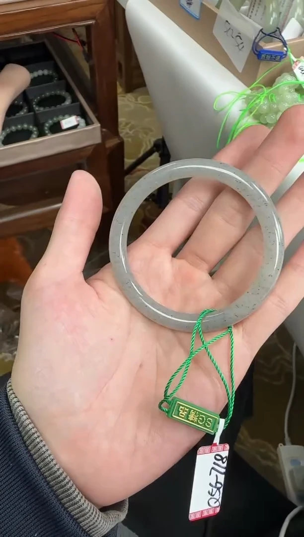 未镶嵌手镯和田玉56