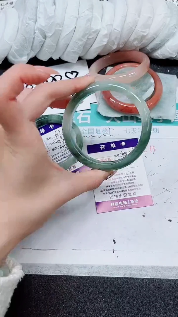 【闪购商品】石英质玉手镯未镶嵌A48-64/65