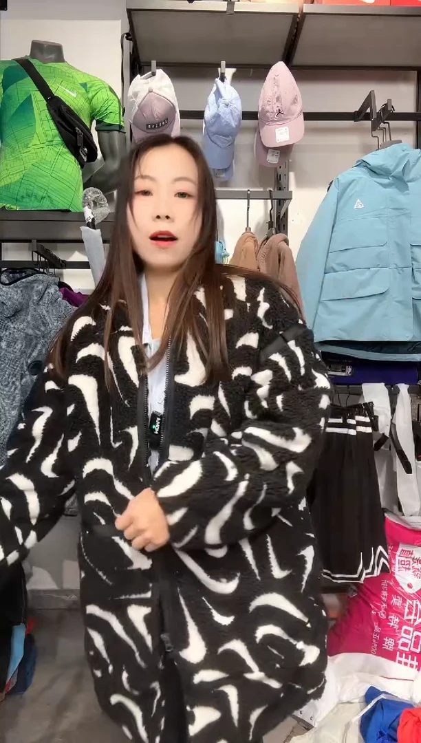 1746   编码 瑕疵款直播间过款为准 尺码M